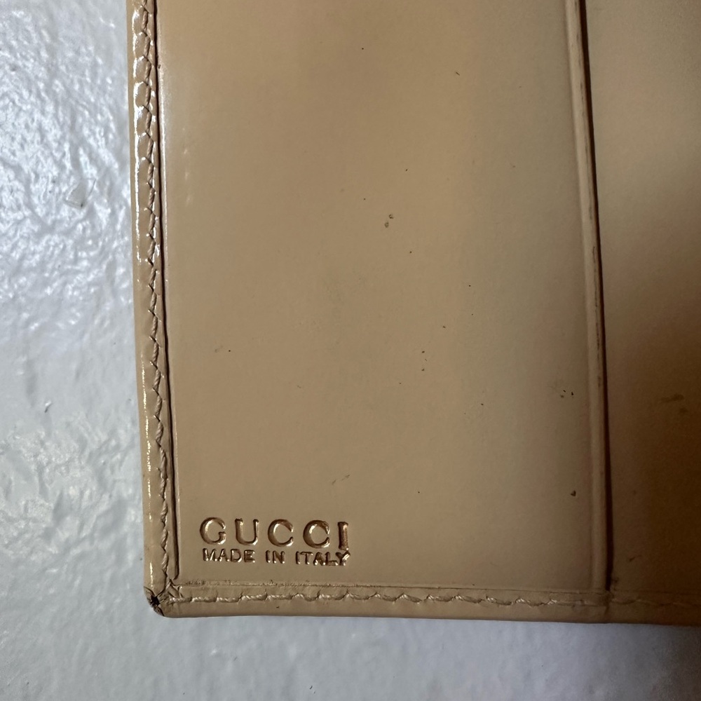 Authentic Gucci Beige Patent Leather Wallet - Picture 16 of 16